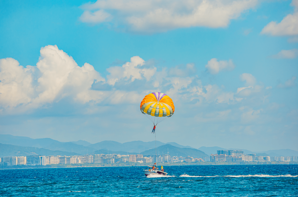 这个元旦假期三亚海上娱乐艇好玩
