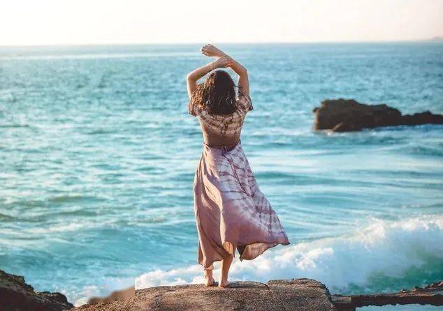 乳房|还在“糟蹋”乳房吗？试试这样穿，胸型饱满有气质