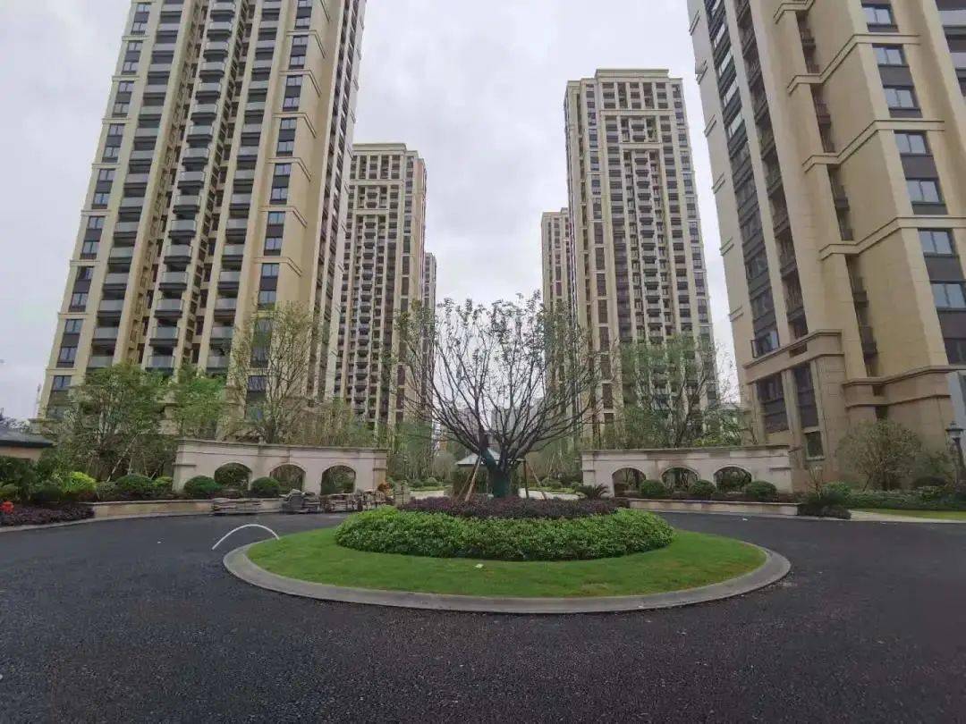 2021年底,滨江区安置房6个交付民生实事项目如期圆满完成,向社会各界