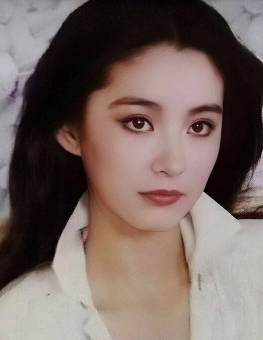 黑发一出道就“碰瓷”张柏芝的95年小花，凭什么成为新一代内娱颜霸？！