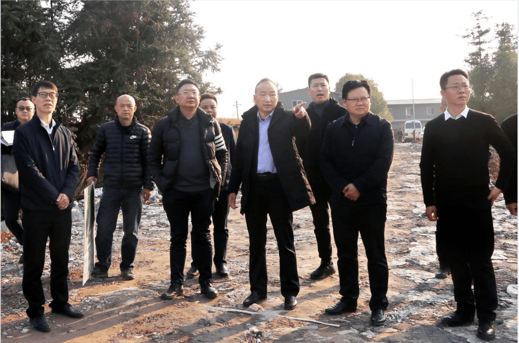 杨博一行先后来到高铁新区,彭高工业园,创投科技产业园二期等地,通过