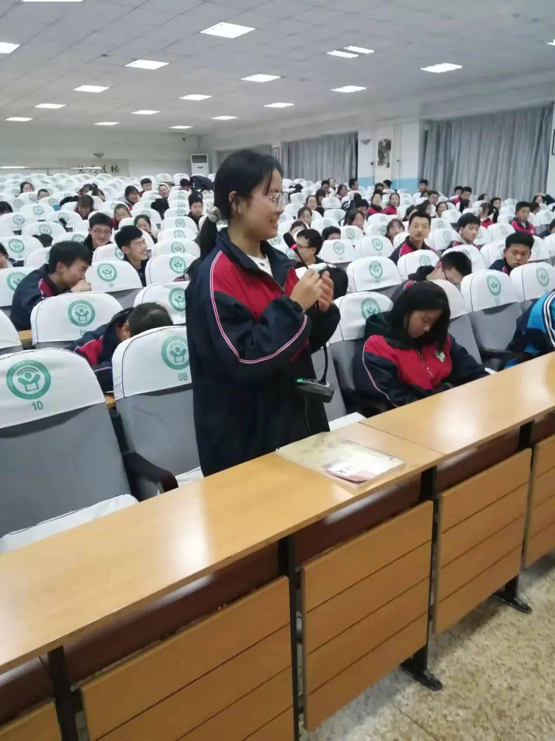 为深入学习贯彻党的十九届六中全会精神,推动全会精神进校园,入青心
