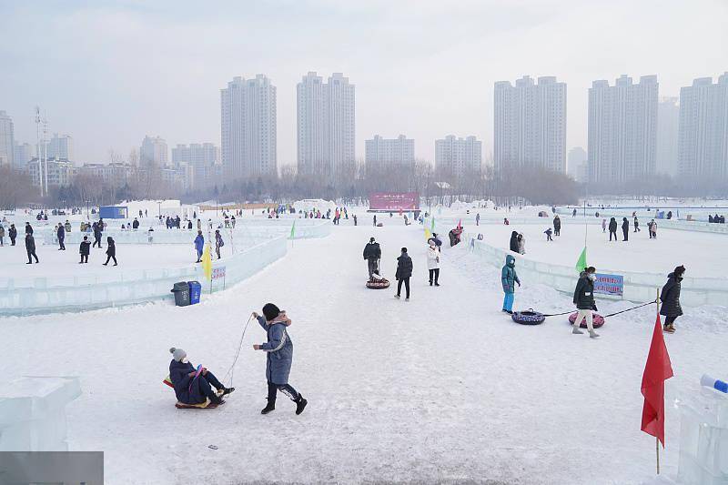 滑梯|助力冰雪运动！哈尔滨一冰场免费开放