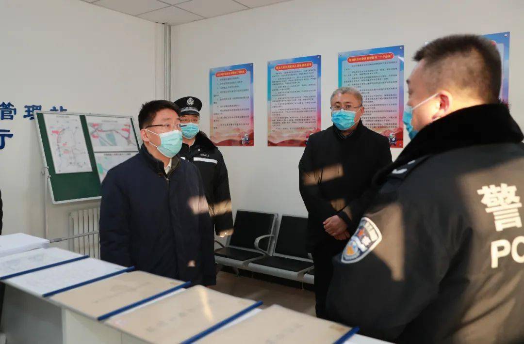 在后沙峪镇顺义新城第18街区地块公租房项目工地,高朋实地查看项目
