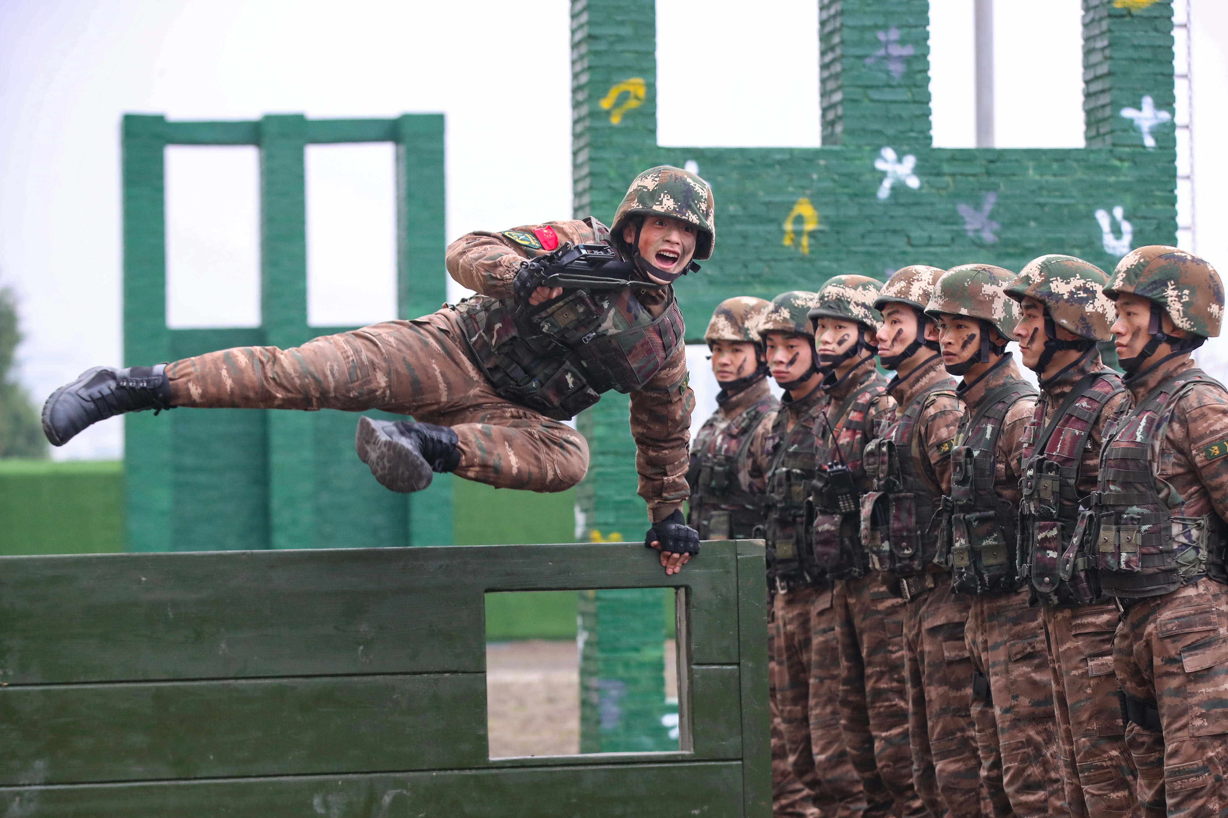 2022年武警服装图片