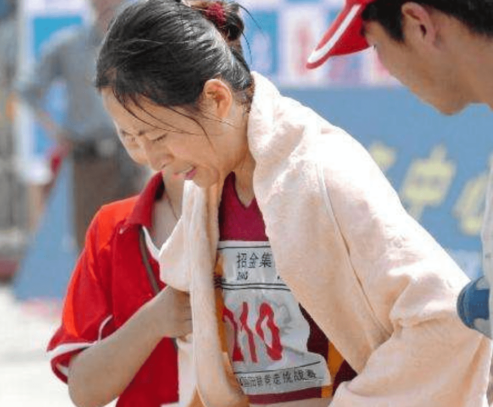 奥运冠军王丽萍的夺冠之路教练组提前退场没有一面国旗加身