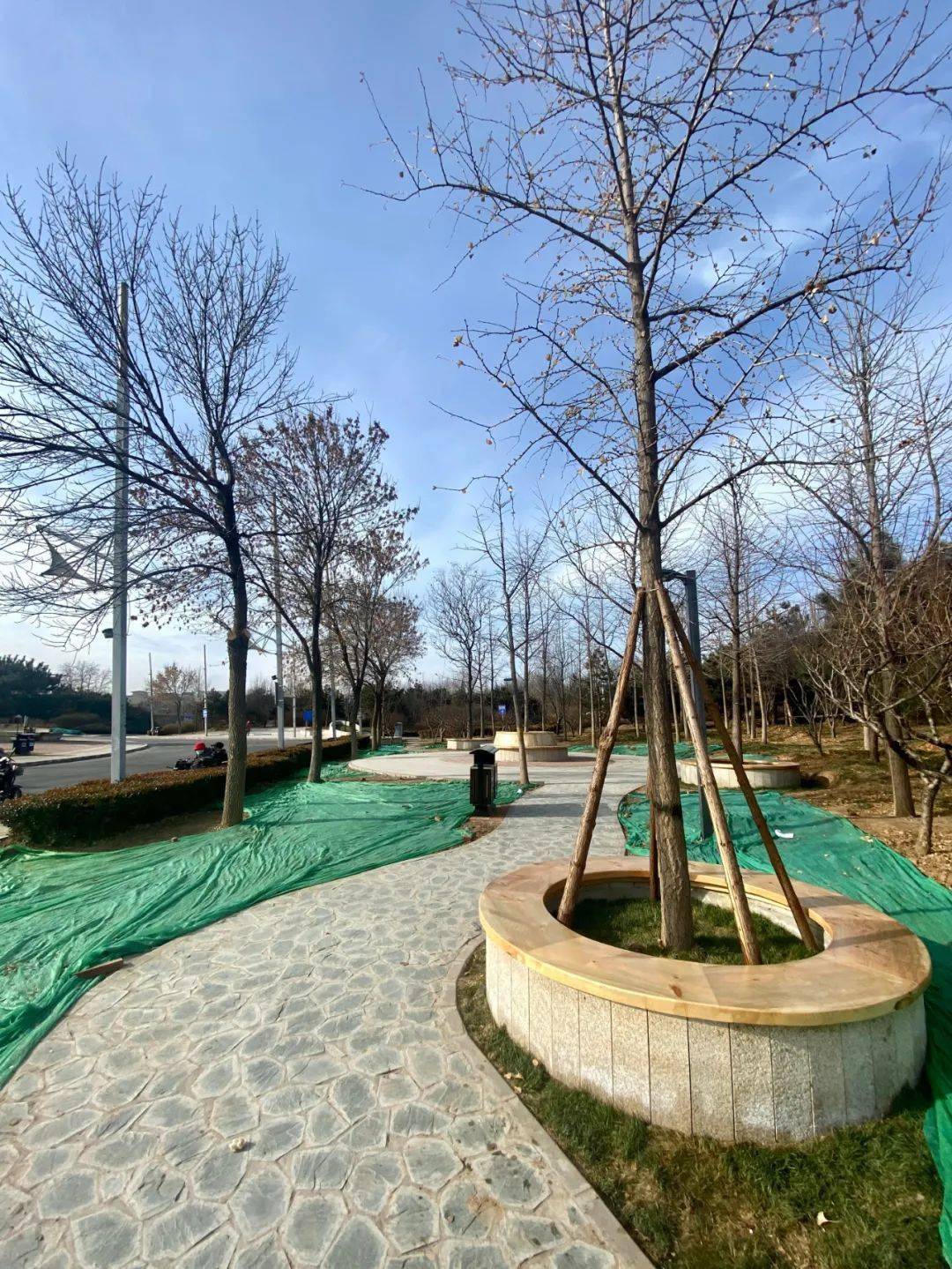 历时三个月昌平西关环岛完成华丽变身