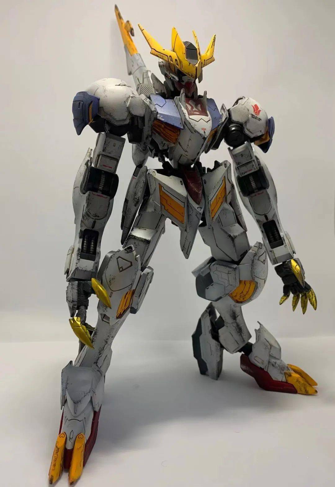 铁华团の白色恶魔巴巴托斯旧化