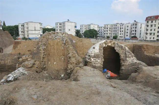 东吴小霸王孙策及其子孙绍墓疑现,年仅26岁去世