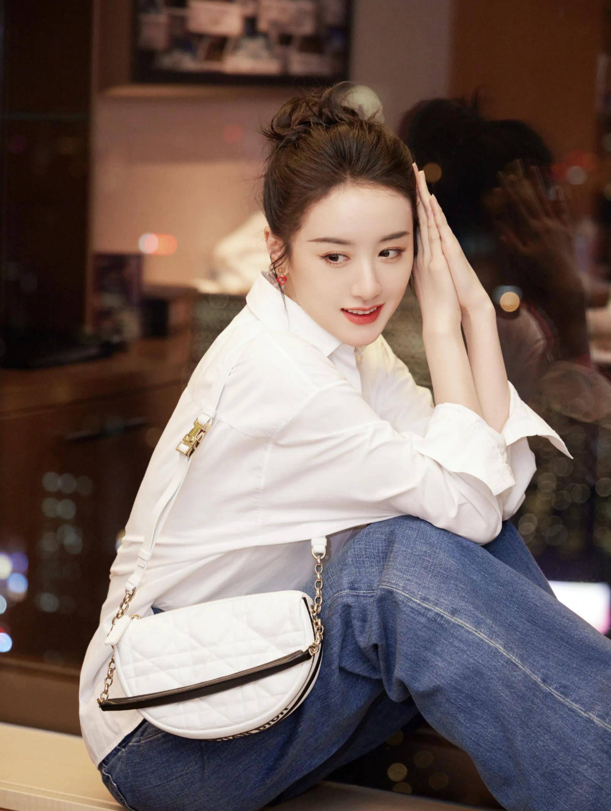 女星丫头袁冰妍写真出水芙蓉静娴温婉