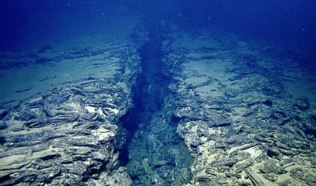 马里亚纳海沟每年吞水约3亿吨海平面下降这些水会去哪