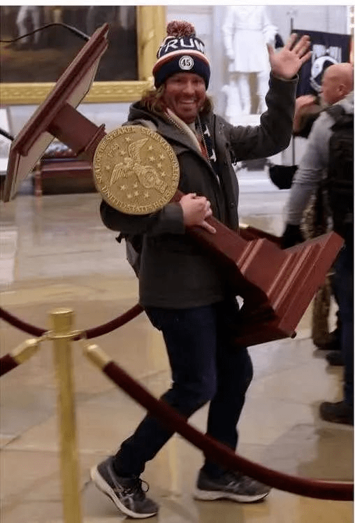 一年过去了,"美式民主"会好吗?_拜登_美国_特朗普