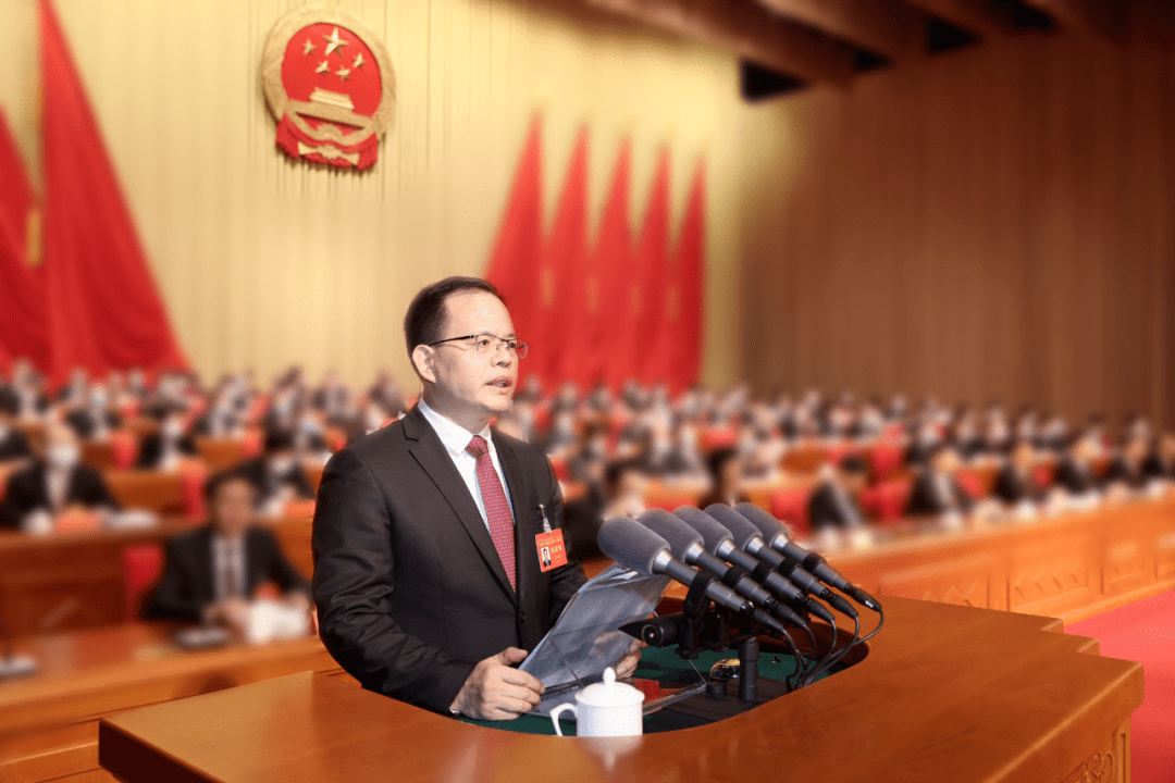 作政府工作报告代表泉州市政府向大会市长蔡战胜大会现场(陈小阳 摄)