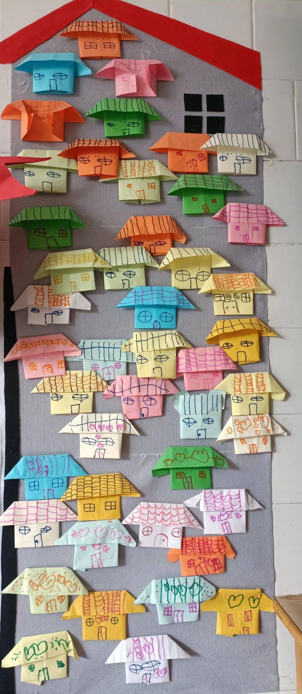 古厝剪纸古厝折纸贴画雁塔▲下滑查看塑-古厝风貌我们正在制作门环