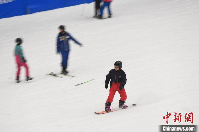 杨华峰|冬奥会将近 长沙掀起“冰雪热”