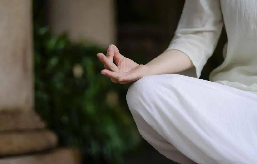 怎么才能让自己的心安静下来 53046886b2c34e9b91375bbbf97fb45d.jpeg