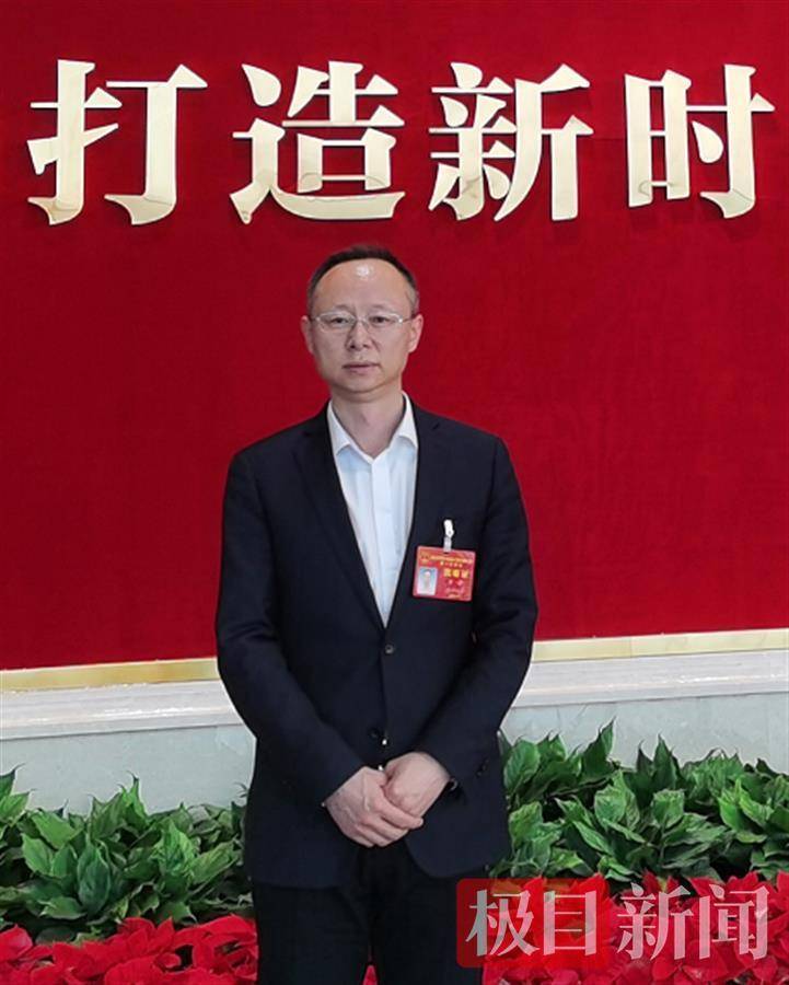 "武汉市人大代表,中建商品混凝土有限公司党委书记,董事长郑涛说,城市