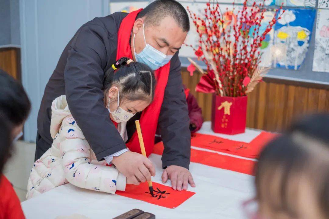 書法名家志願者為大家寫春聯啦!_成都_活動_趙安如