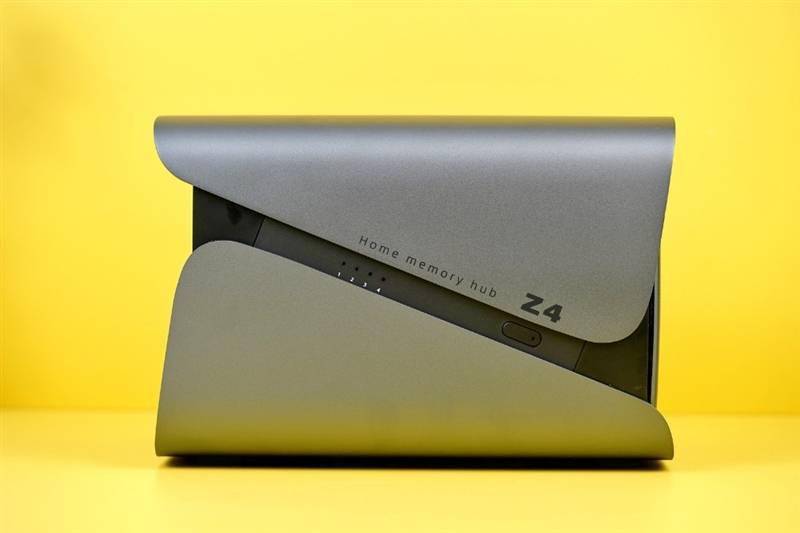 真正能和群晖抗衡的NAS！极空间新Z4评测：很多重要功能远强于同类产品