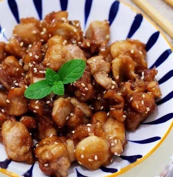 香酥鸡丁:香酥可口,下酒下饭都棒极了!_鸡腿_女人_气质