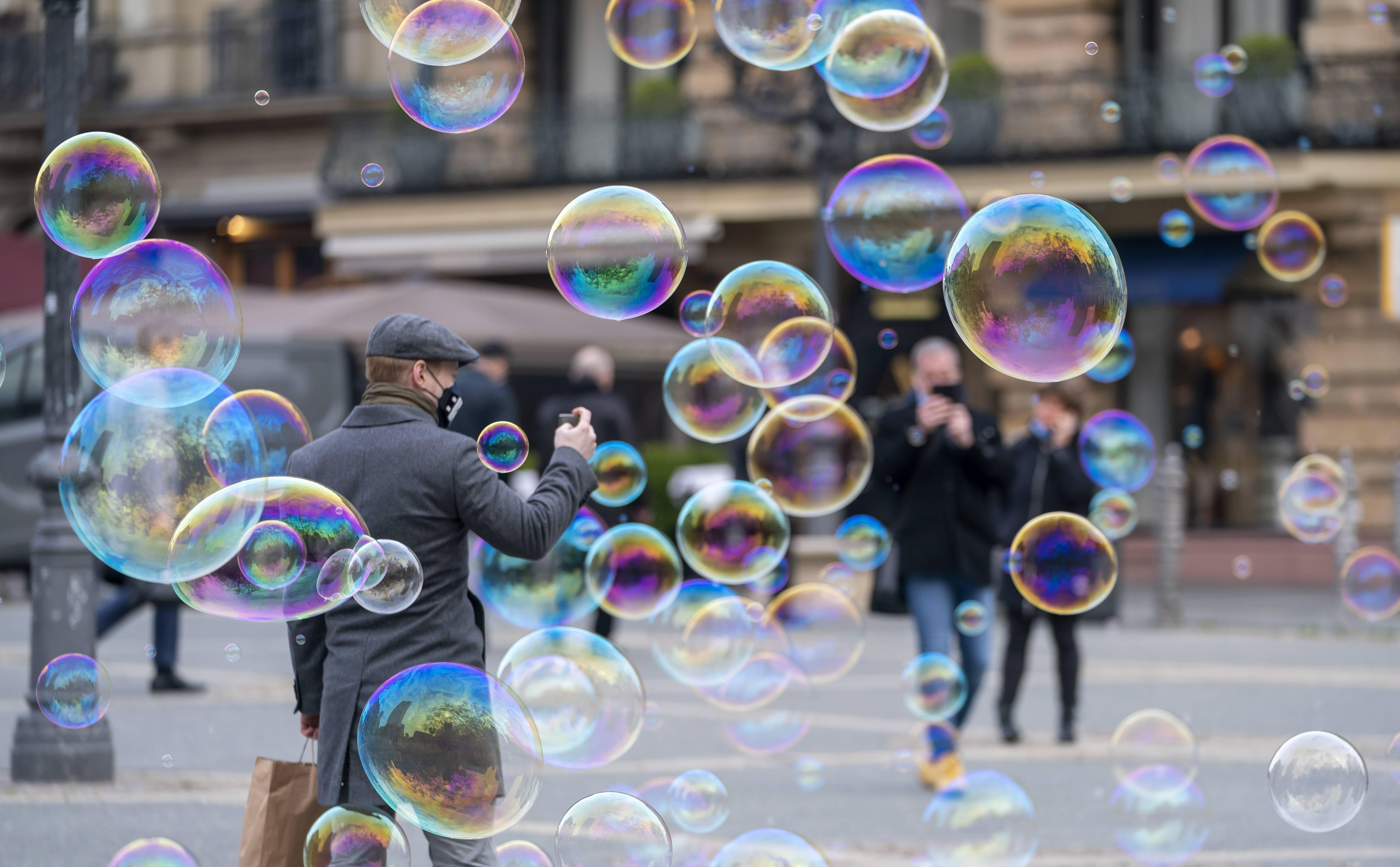 泡泡飞舞_新华社_欧新_法兰克福