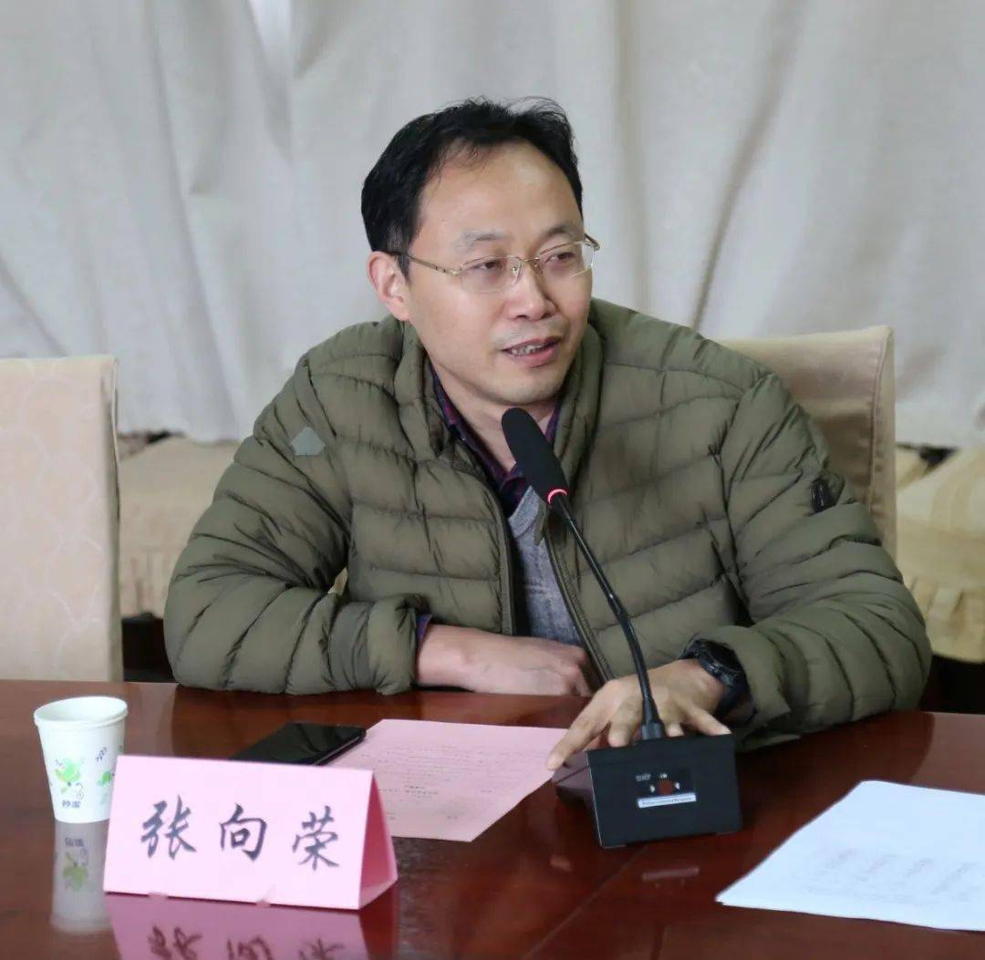 张琪,鲁明,张向荣,董玲副,俞永平,曹茂红,崔桂云副主委做自我介绍及为