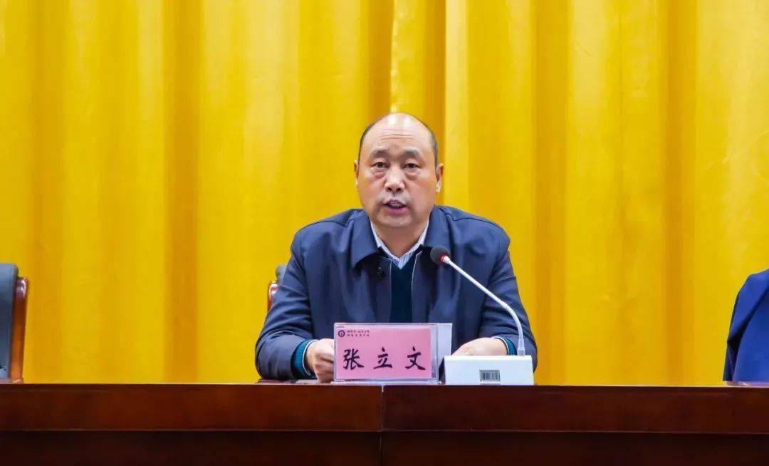 北京翔宇集团董事长吕松涛,副总裁凌渝,翔宇航空学院院长曹克广,烟台