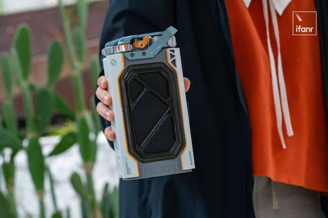 魅族白金独角兽赛博音箱图赏：联手猫王，再造潮品音箱