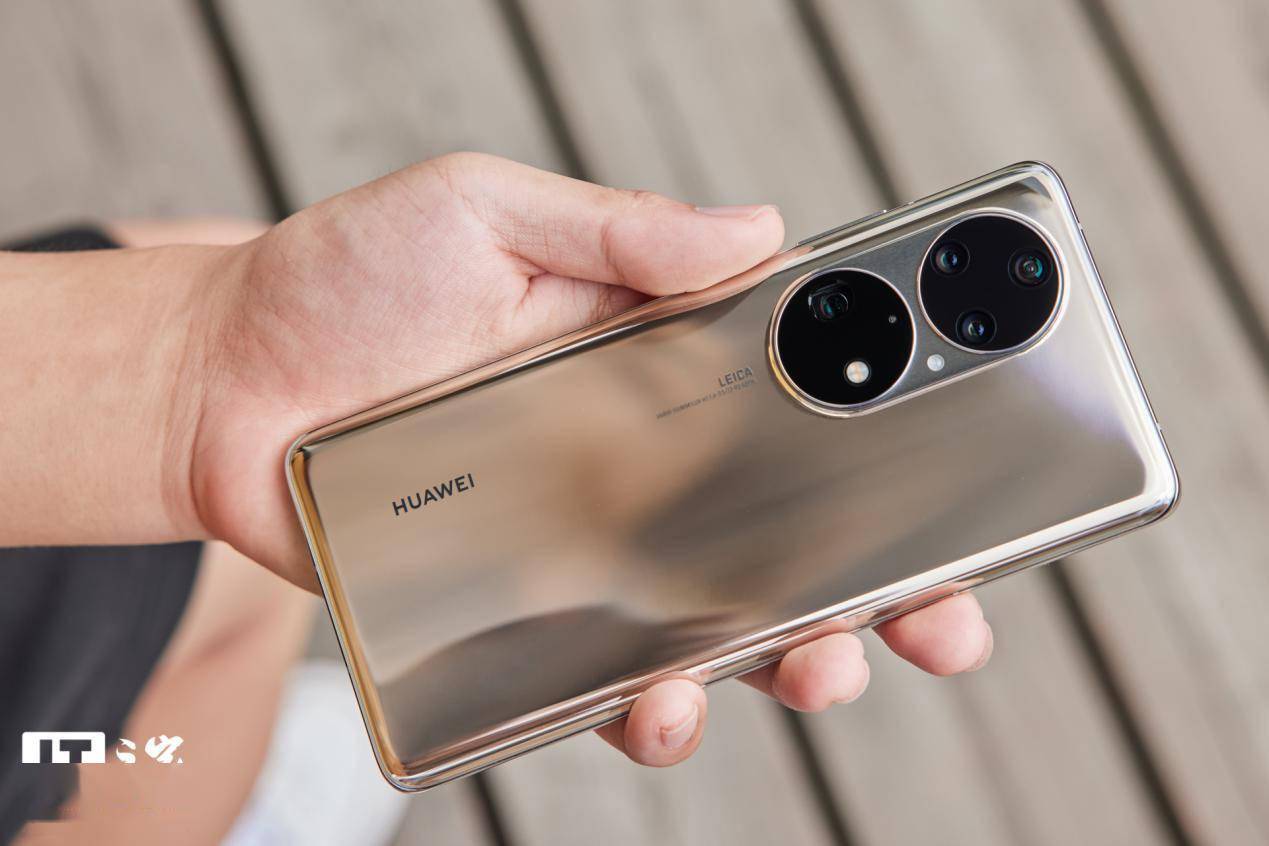 曝华为 Mate 50 工程机含 5G 版本，搭载麒麟 9000 和骁龙 8 Gen1