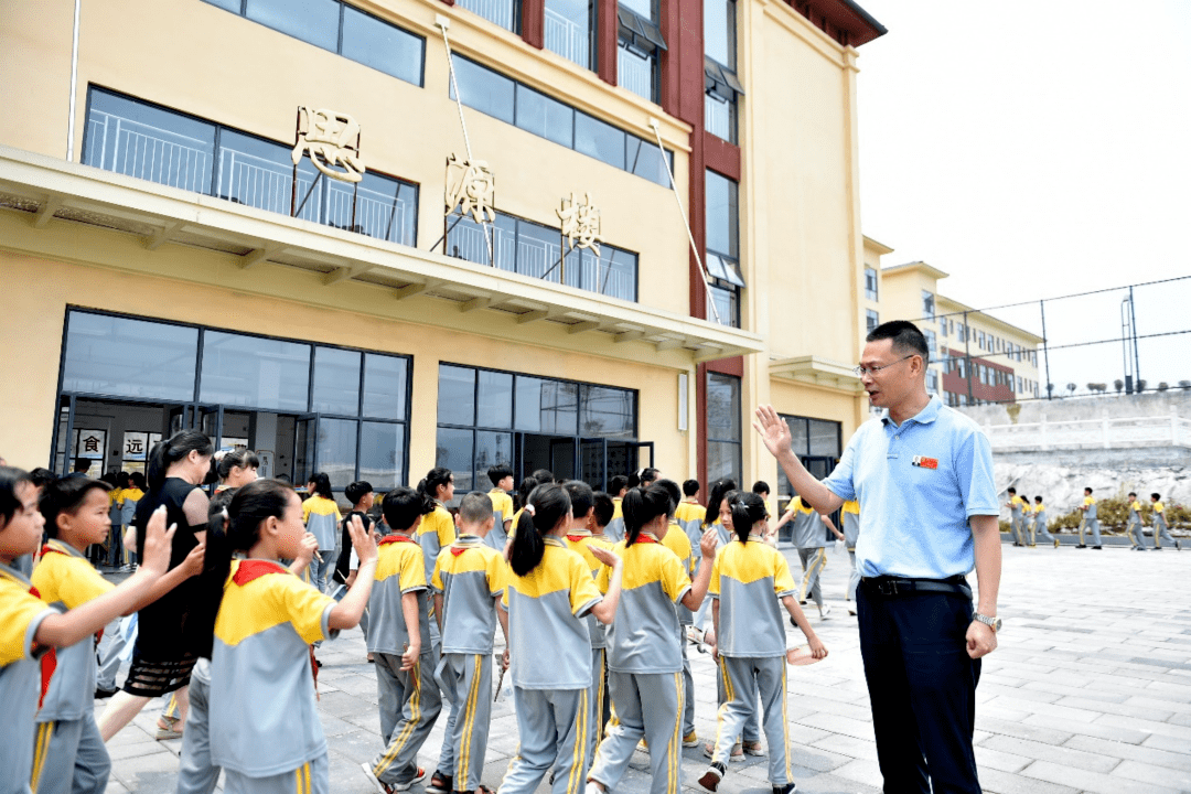 本周点赞桐庐县城南小学申屠国良桐庐县学府小学汪辉