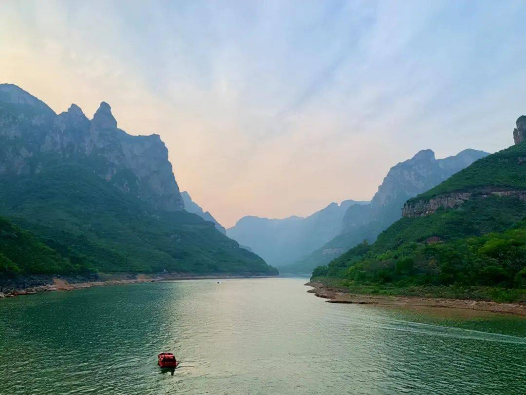 云游河南河南这两个最美5a景区的最美景点以岩为名180米瀑布直落九天