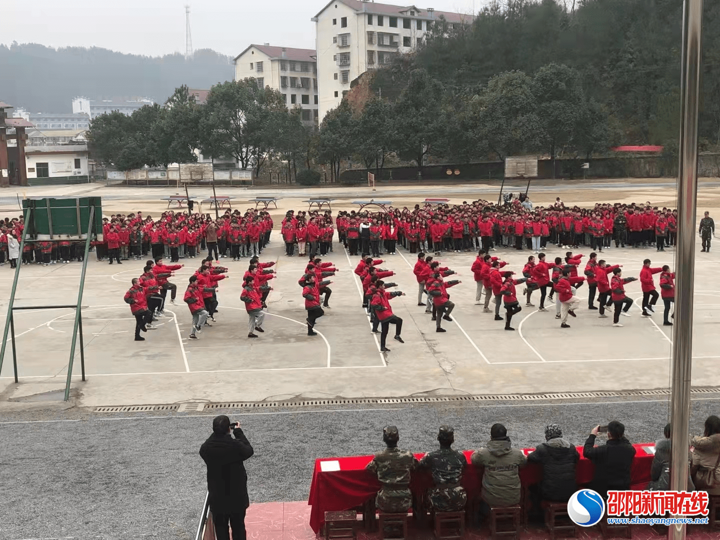 武术|绥宁县职业中专举行“武术进校园”汇报表演活动