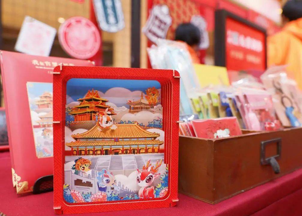 精致的北海公园系列文创产品,天坛文创,豆塑工艺品,由珍贵古籍残片