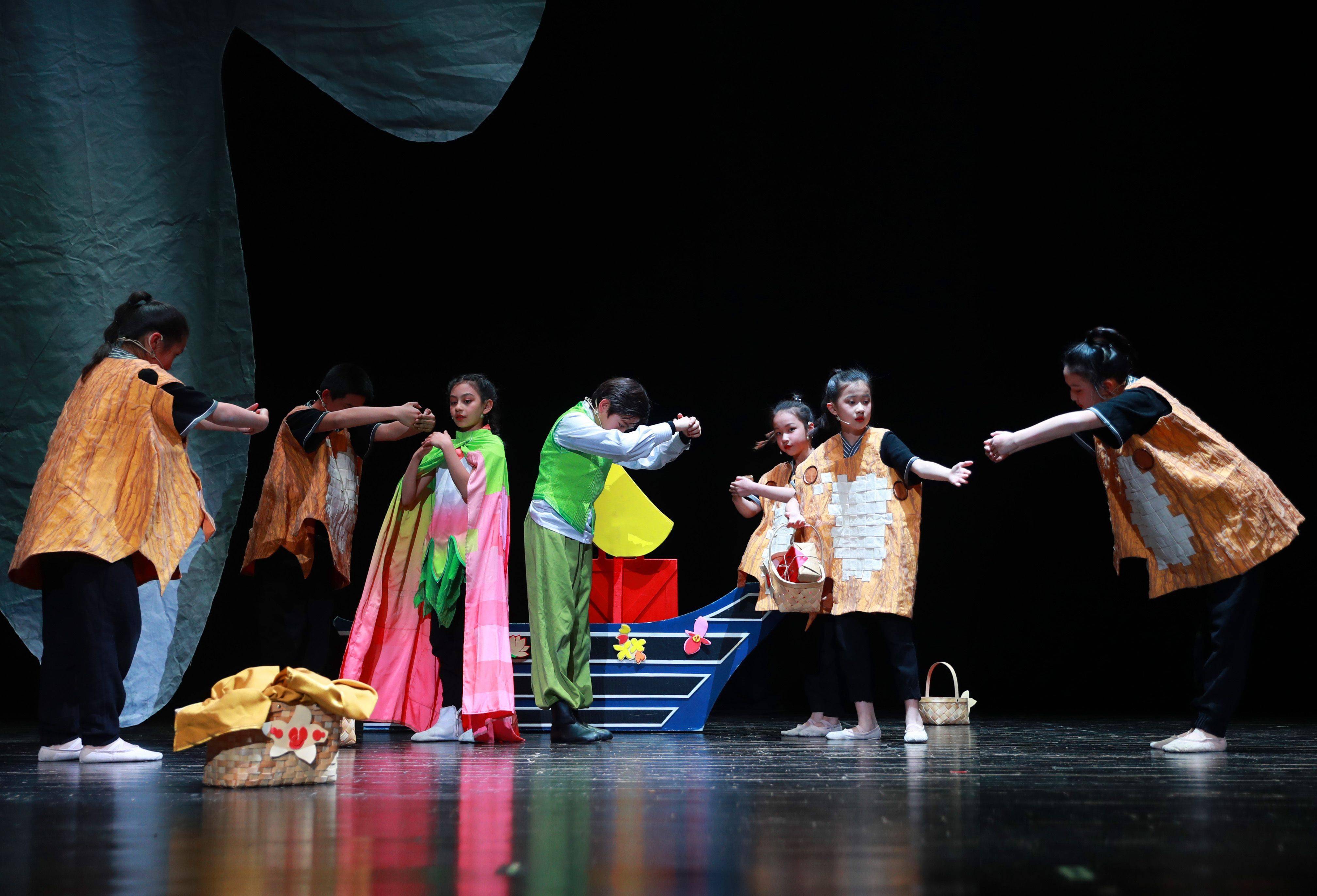 中法联合制作青少年偶戏《镜花缘》亮相"相约北京"_艺术节_theater