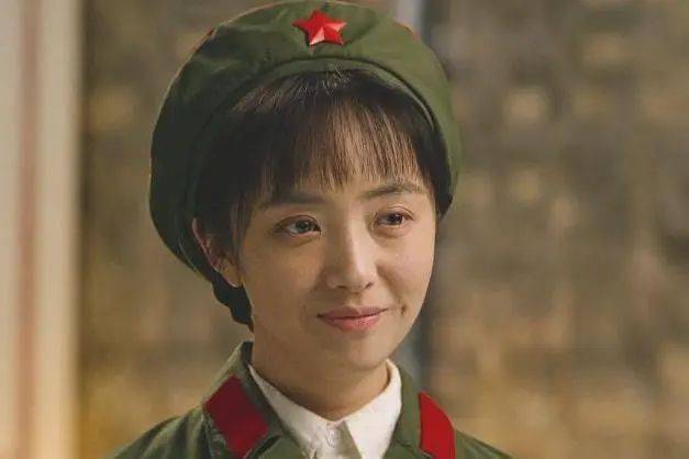 第五名:刘晓洁—剧中扮演赵红樱,南京艺术学院毕业,1983年出生,39岁