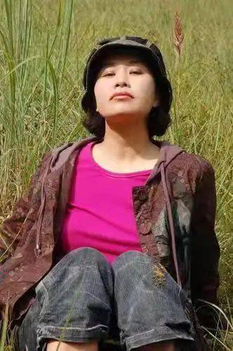 作者简介:作家,诗人,画家.现居云南昆明.