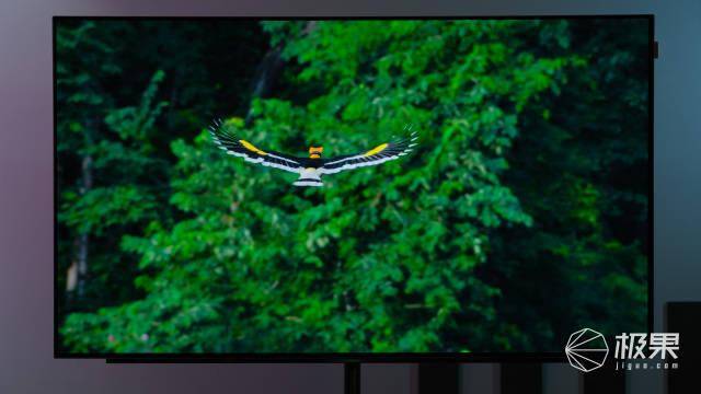 创维S82深度评测：专业调色师都“挑不出刺”的屏幕，怎么盘出不一样的美感？