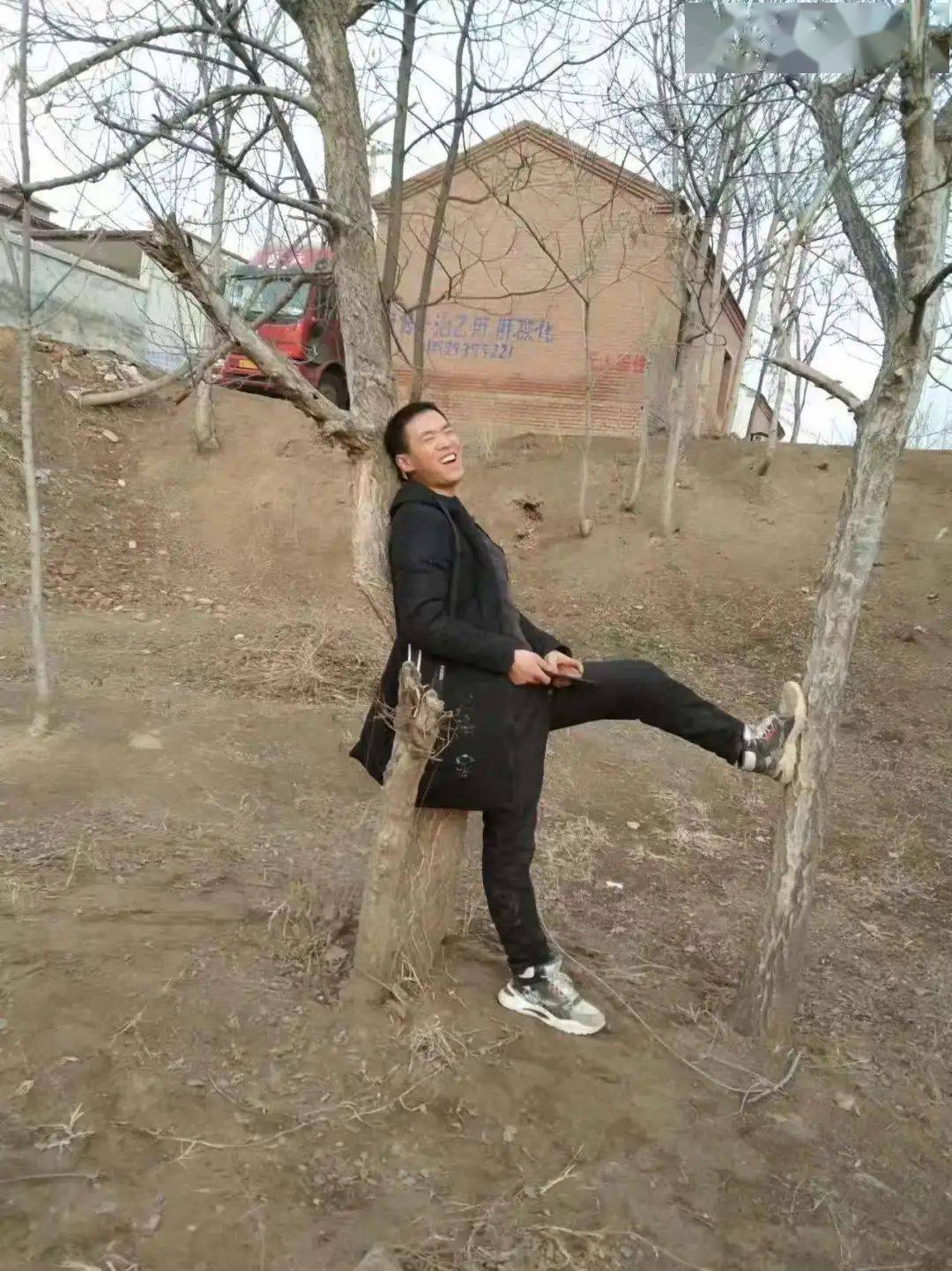 地方|热搜！边找儿子边打零工，18天辗转28个地方，这位确诊病例看哭网友