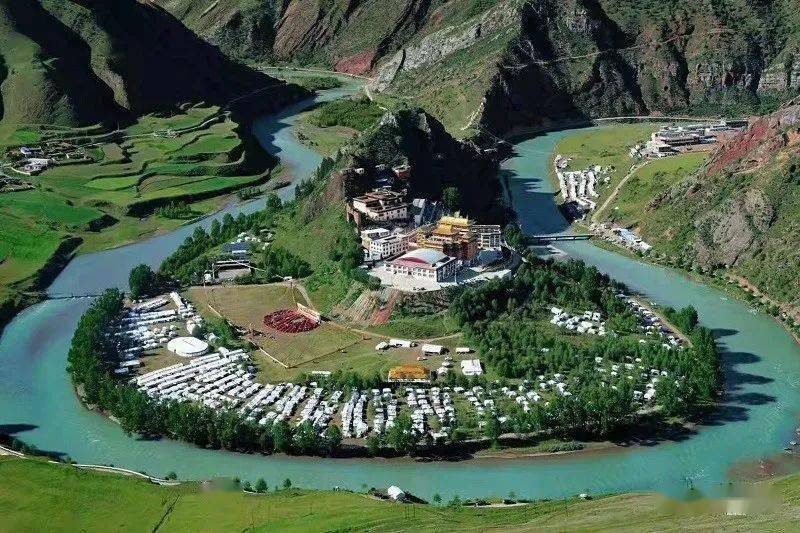 张诚近几个月,经常看到志强在朋友圈发青海玉树囊谦的新闻报道,就很