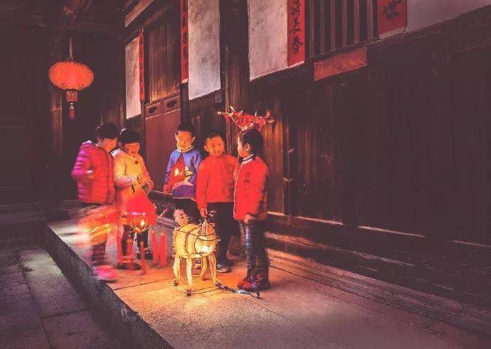 小时候过年真实图片 46befde0e86541aa8c66ca04a564e15f.jpeg