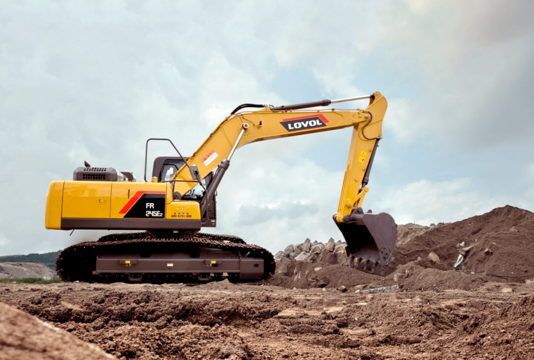 四金刚齐聚三大核心优势彰显雷沃挖掘机掘动未来的实力