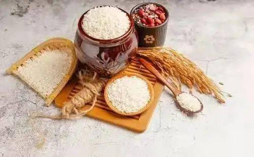 糯米与大米哪个含糖高 c78627f9b78244a19ba6bafe49c8b1a6.jpeg