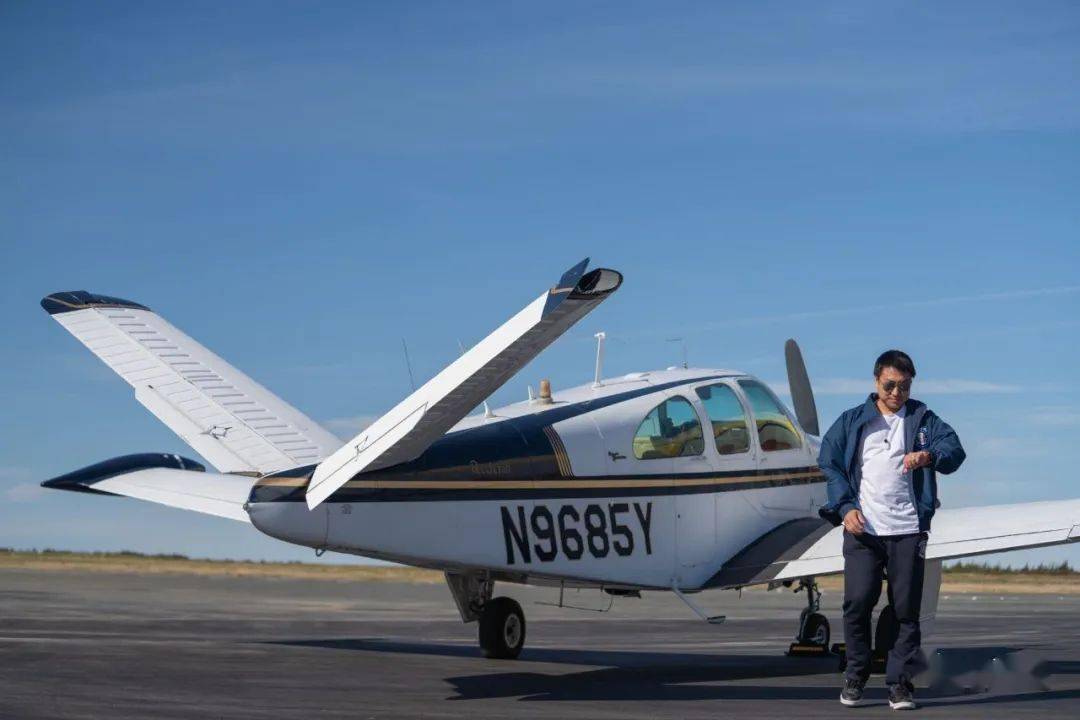 他30岁转行开飞机留英中国学生王思莼人这辈子要活得值