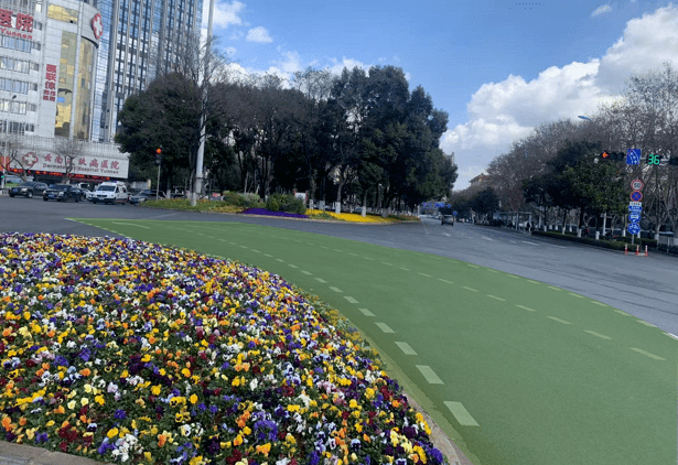 昆明滇池路与环城南路交叉口有新变化