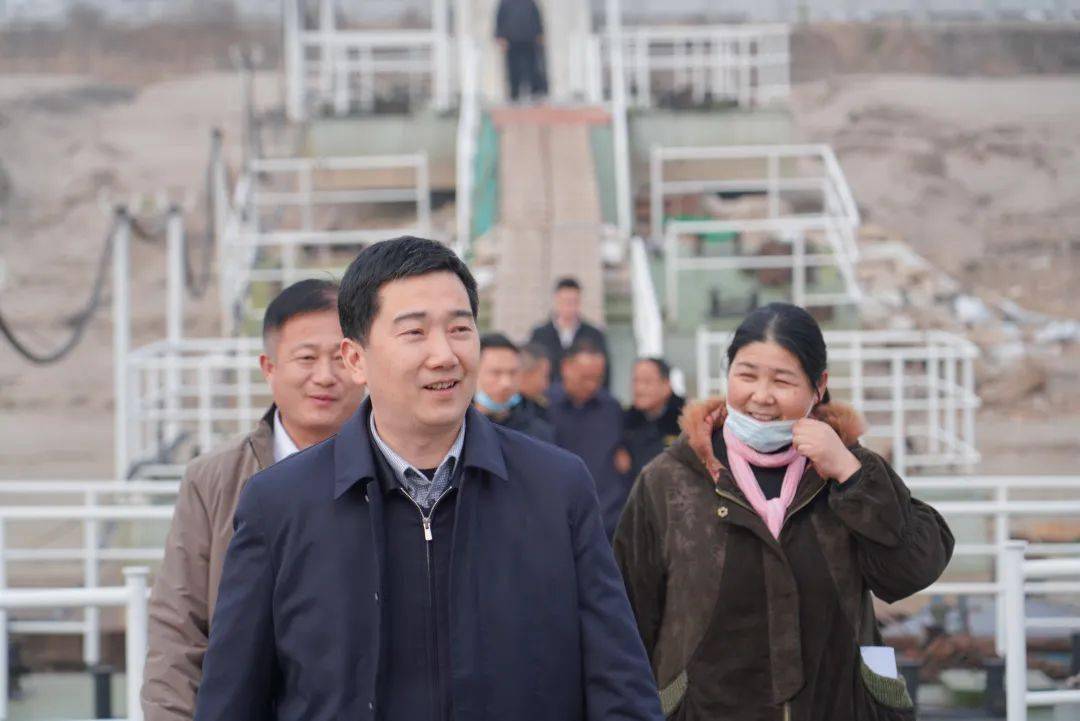 陈风调研长江黄州段禁捕工作并巡江