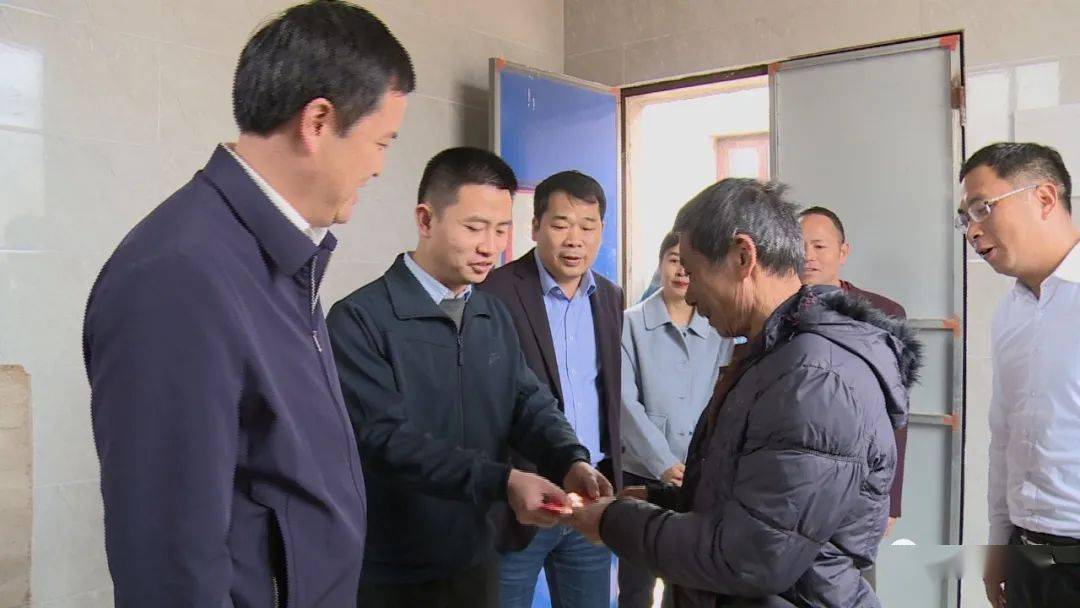 1月17日下午,县领导方艺荣,曹威,朱义兴等带领县