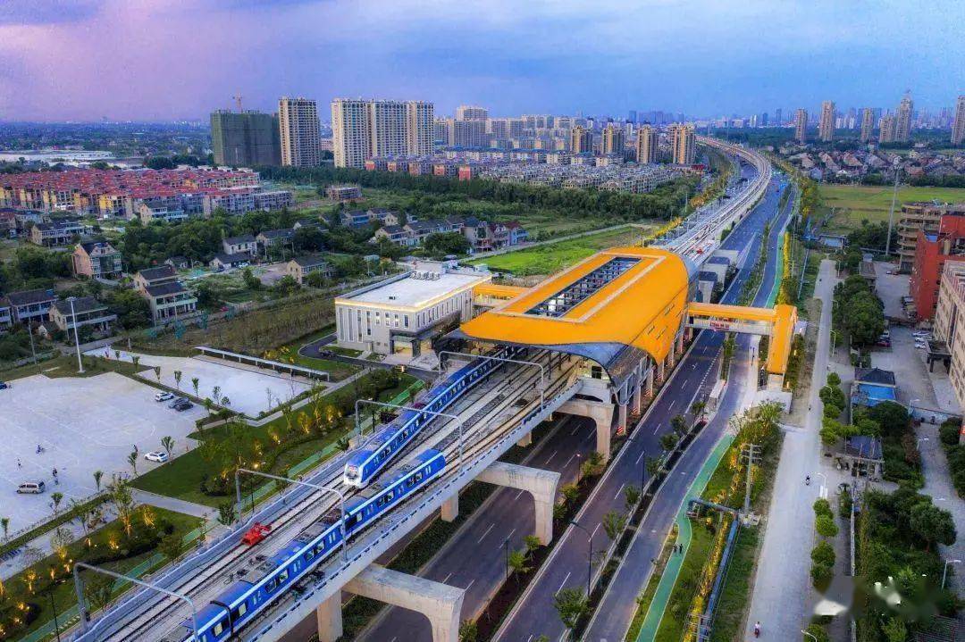 投资142亿的杭海城际铁路于2021年6月28日通车,这是海宁历史上投资