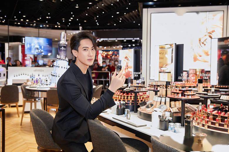 口红热卖排行榜兰蔻_我国去年口红销量下滑近半(口红热卖排行榜10强)