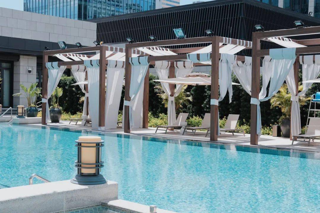 春节不涨价 这家头顶jaya光环的时髦安达仕 避寒去正好 南洋 泳池 度假 春节不涨价 这家头顶jaya光环的时髦安达仕 避寒去正好 南洋 泳池 度假