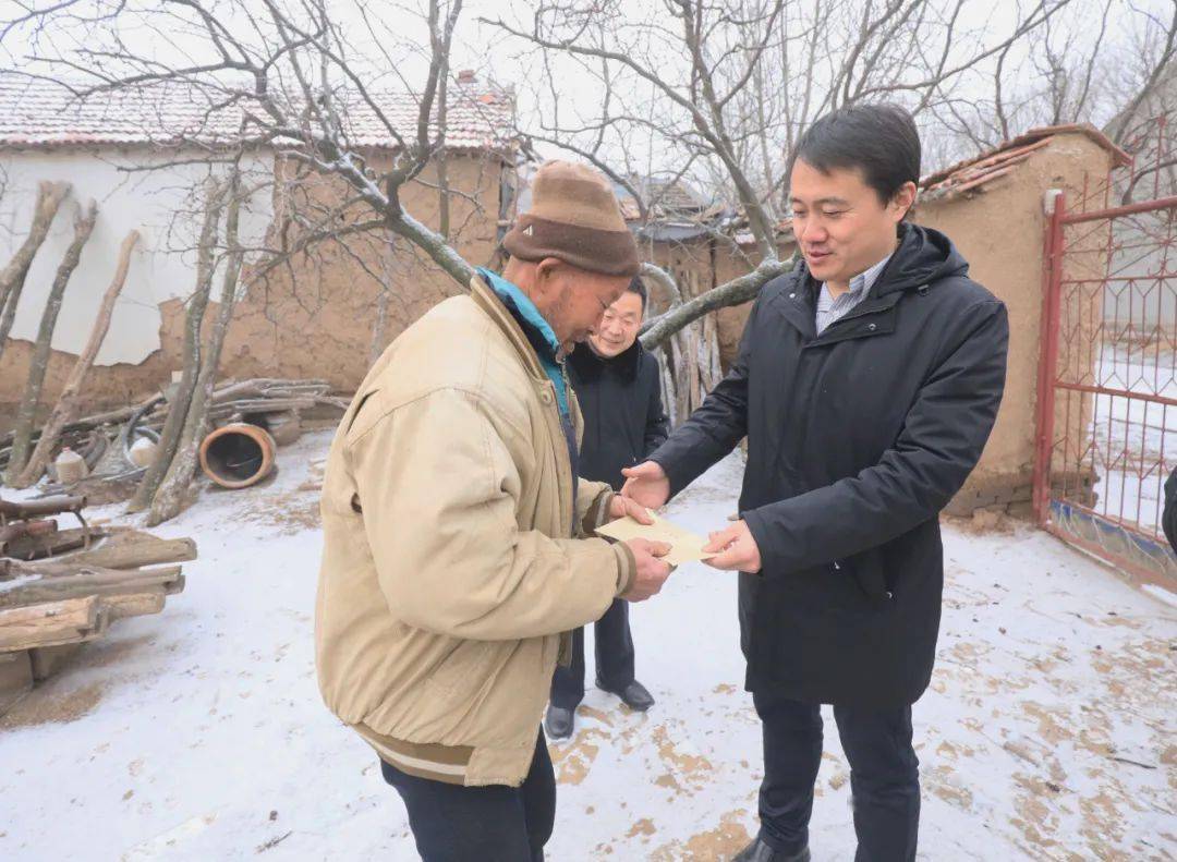 垦检news春节慰问贫困户浓浓关怀暖人心